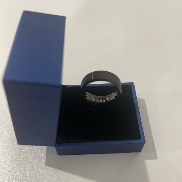 A promise ring and comes with gift box. - Picture 2 of 2